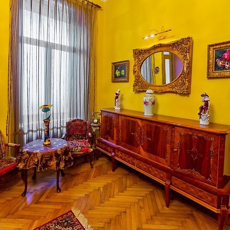Royal Suite Apartment on Nizami Street Bakoe Buitenkant foto