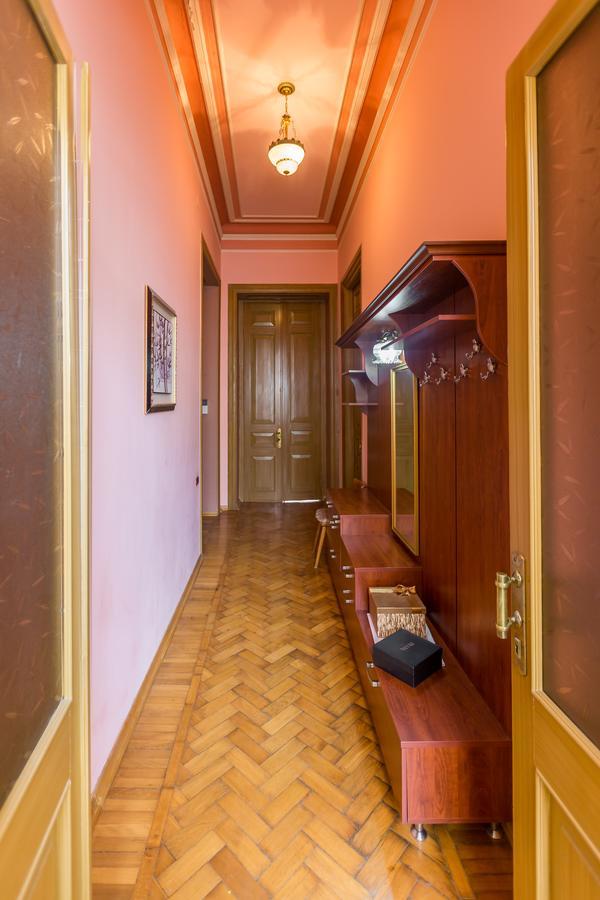 Royal Suite Apartment on Nizami Street Bakoe Buitenkant foto