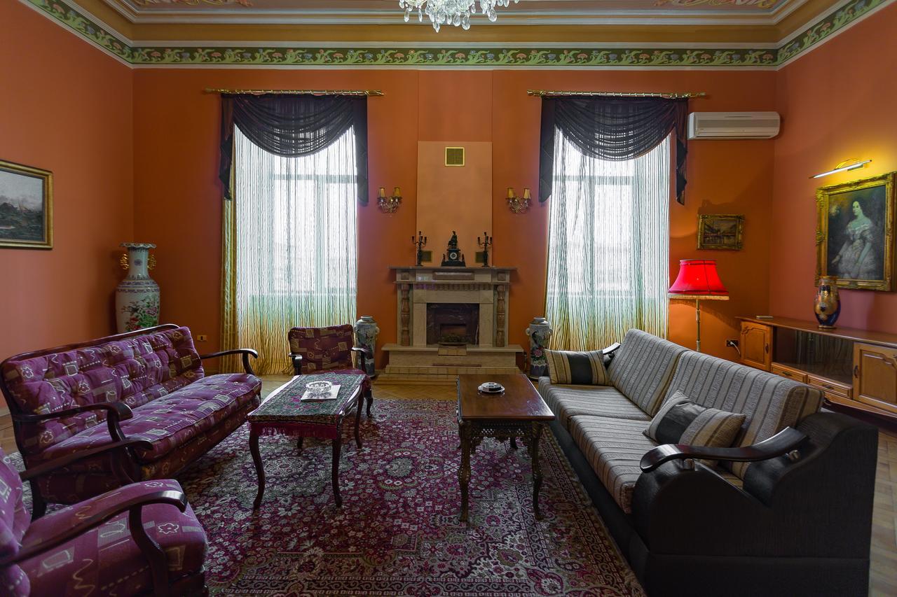Royal Suite Apartment on Nizami Street Bakoe Buitenkant foto