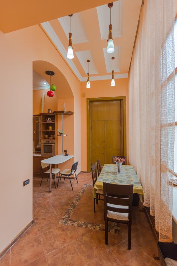 Royal Suite Apartment on Nizami Street Bakoe Buitenkant foto
