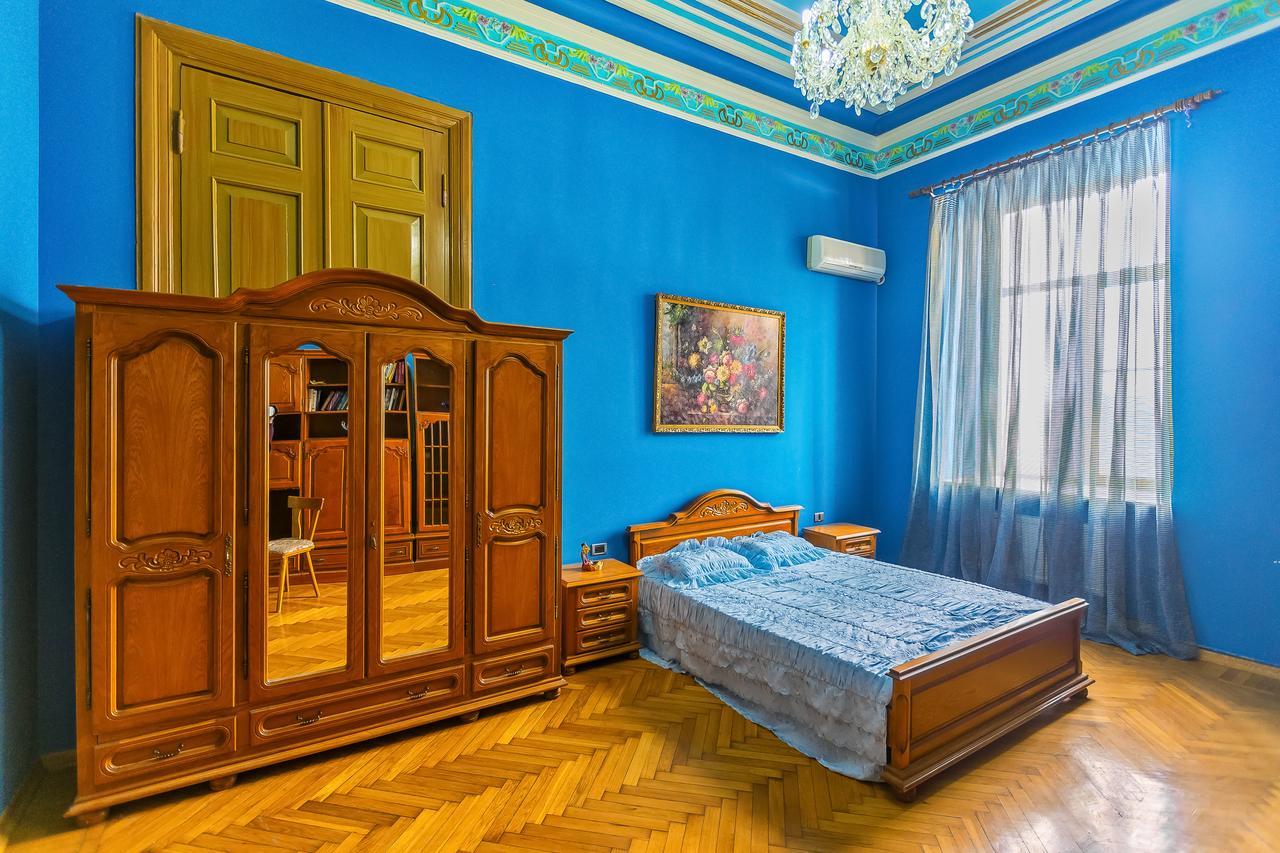 Royal Suite Apartment on Nizami Street Bakoe Buitenkant foto