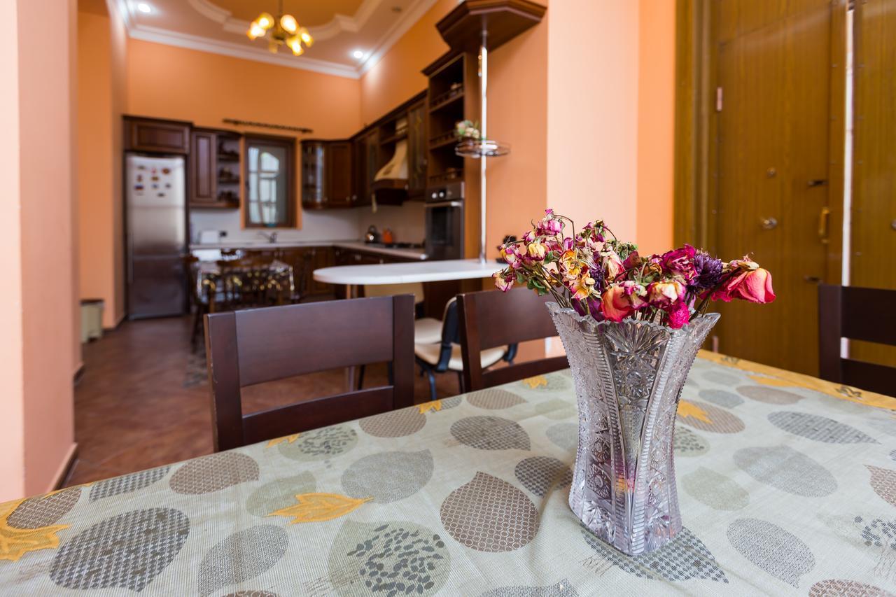 Royal Suite Apartment on Nizami Street Bakoe Buitenkant foto